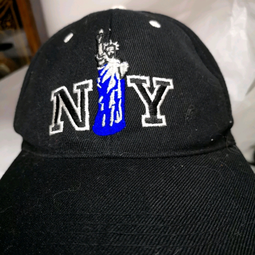 Mens New York ballcap